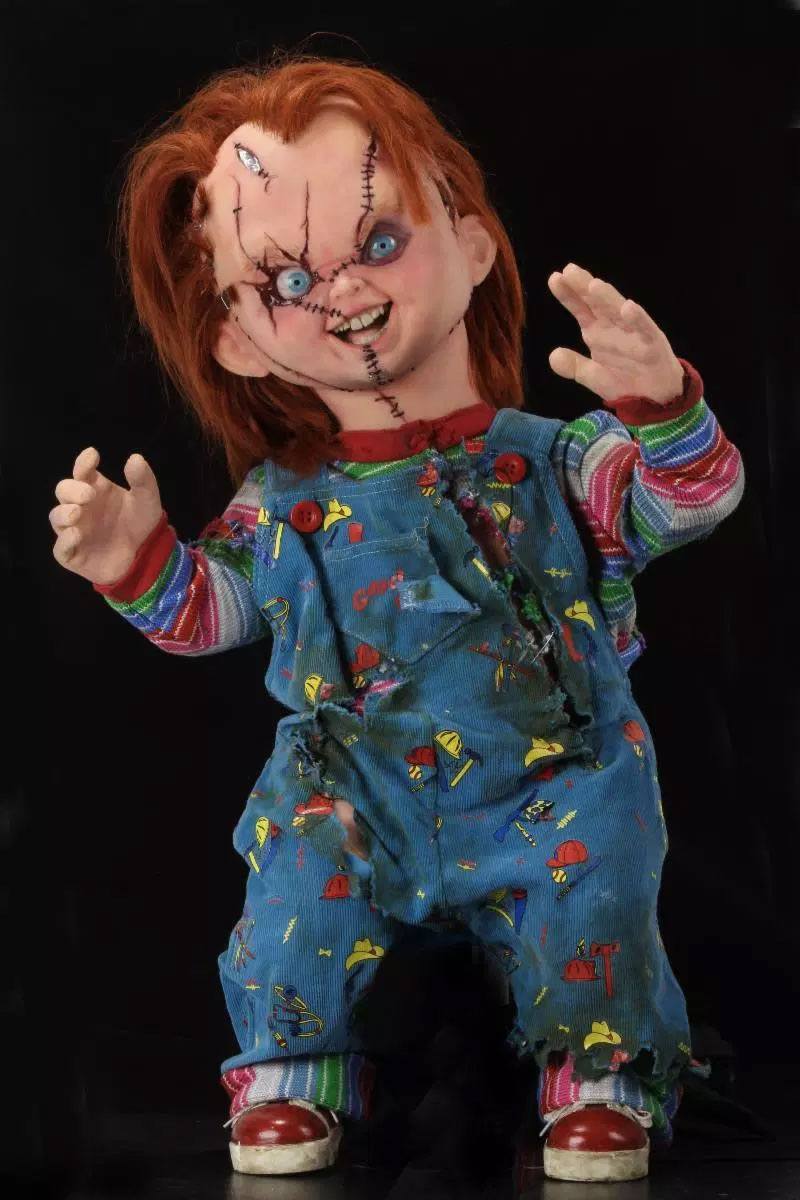 Réplique Poupée Chucky Taille Réelle - Deriv'Store - Les Spécialistes en  Figurines & Produits Dérivés Geek